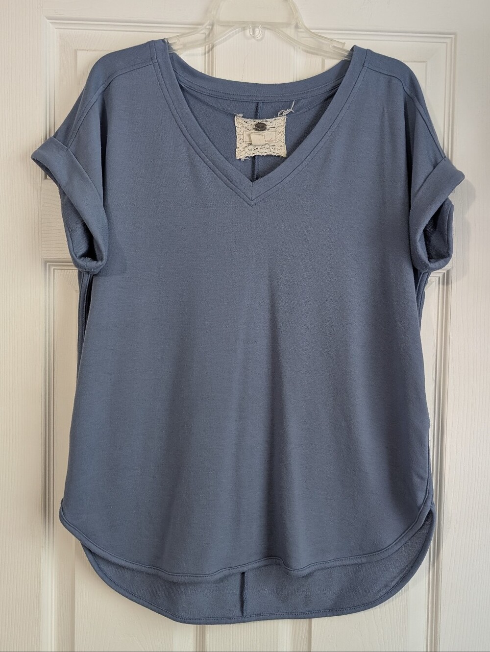Cupio Blush V-Neck Short Sleeve High-Low Cuff Sleeve Shirt Size L